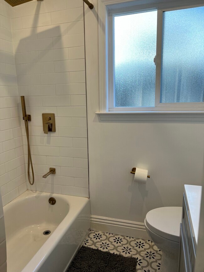 Foto del edificio - 1454 N Clybourn Ave