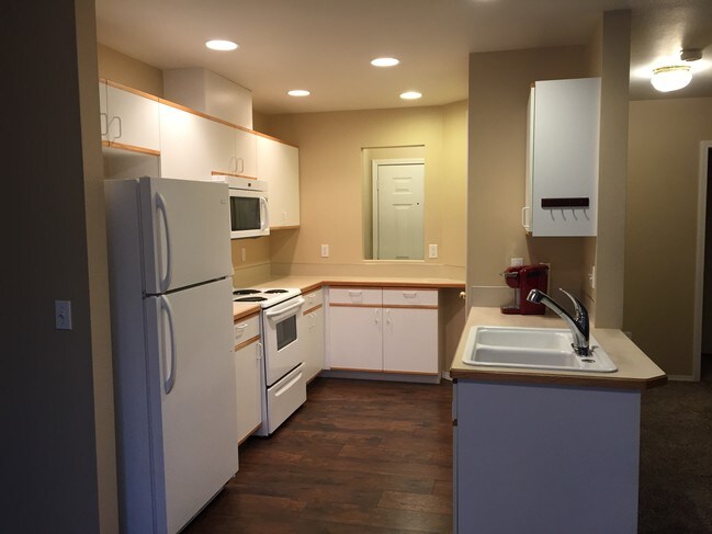 Building Photo - 5546 S Adonis Pl