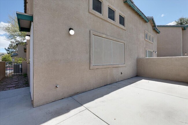 Building Photo - 5199 Souvenir Ln