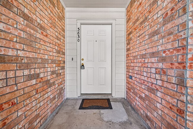 Foto del edificio - 3830 Flatwood Dr