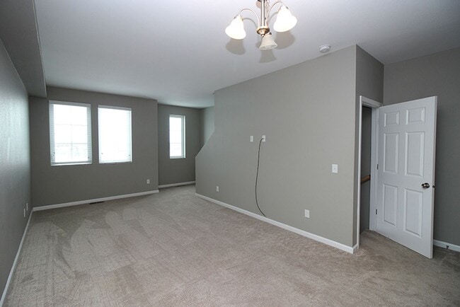 Building Photo - 3161 Sullivan Lp