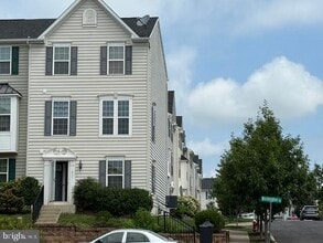 Building Photo - 611 Washington Sq