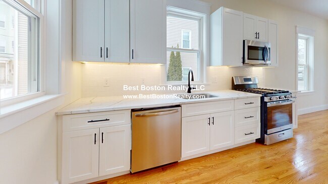 Foto del edificio - 244 Somerville Ave