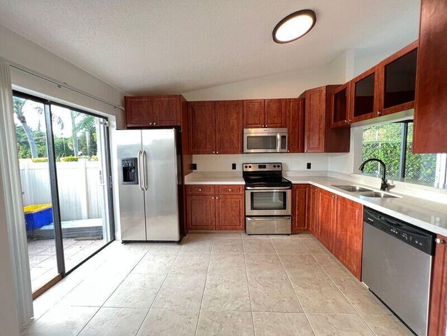 Building Photo - 10267 Boca Bend W