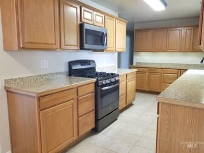 Foto del edificio - Rare 4 bedroom, 2 bath home on cul-de-sac.