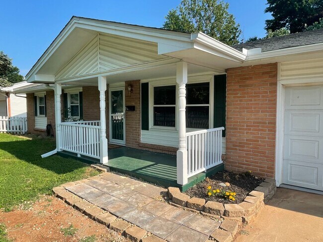 Foto del edificio - Beautiful 4 bed home