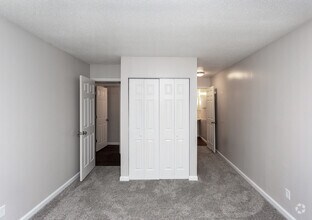 2BR, 2BA - 900 SF - Vetra 5480