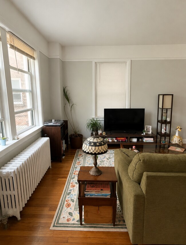 Interior Photo - The Elouise