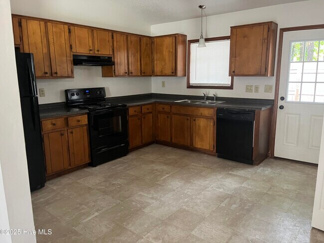 Foto del edificio - 125 Corey Cir