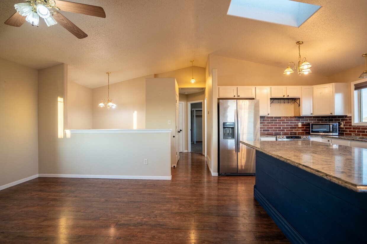 Foto principal - 5961 Springfield Rd