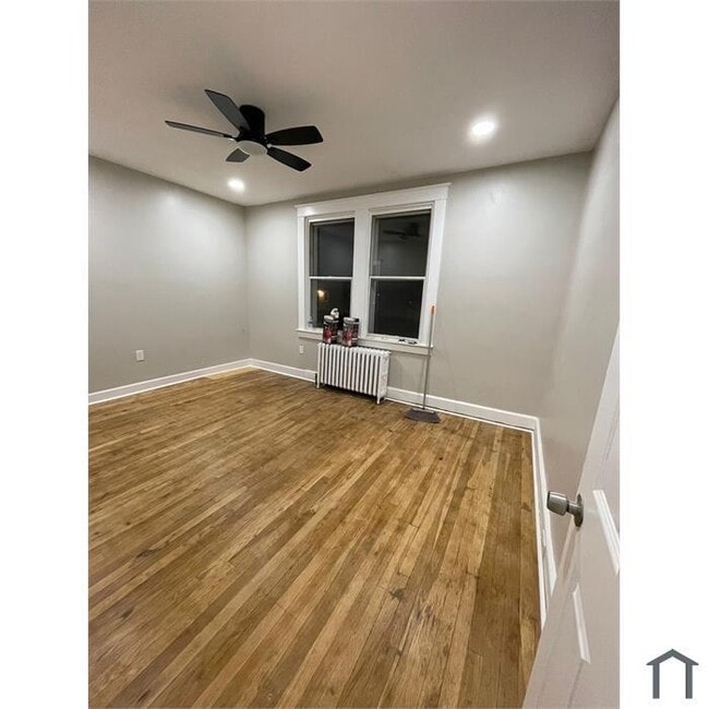 Building Photo - 3 Bedroom 3 Bathroom Home