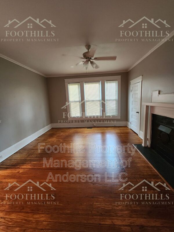 Foto del edificio - 120 Anderson Ave