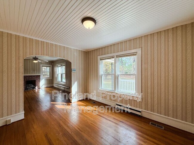 Foto del edificio - 352 Tc Jones Rd