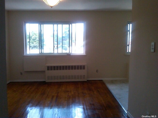 Foto del edificio - 260-12 Hillside Ave.