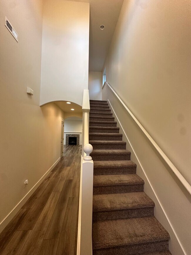 Foto del edificio - 21190 Darnel Ave