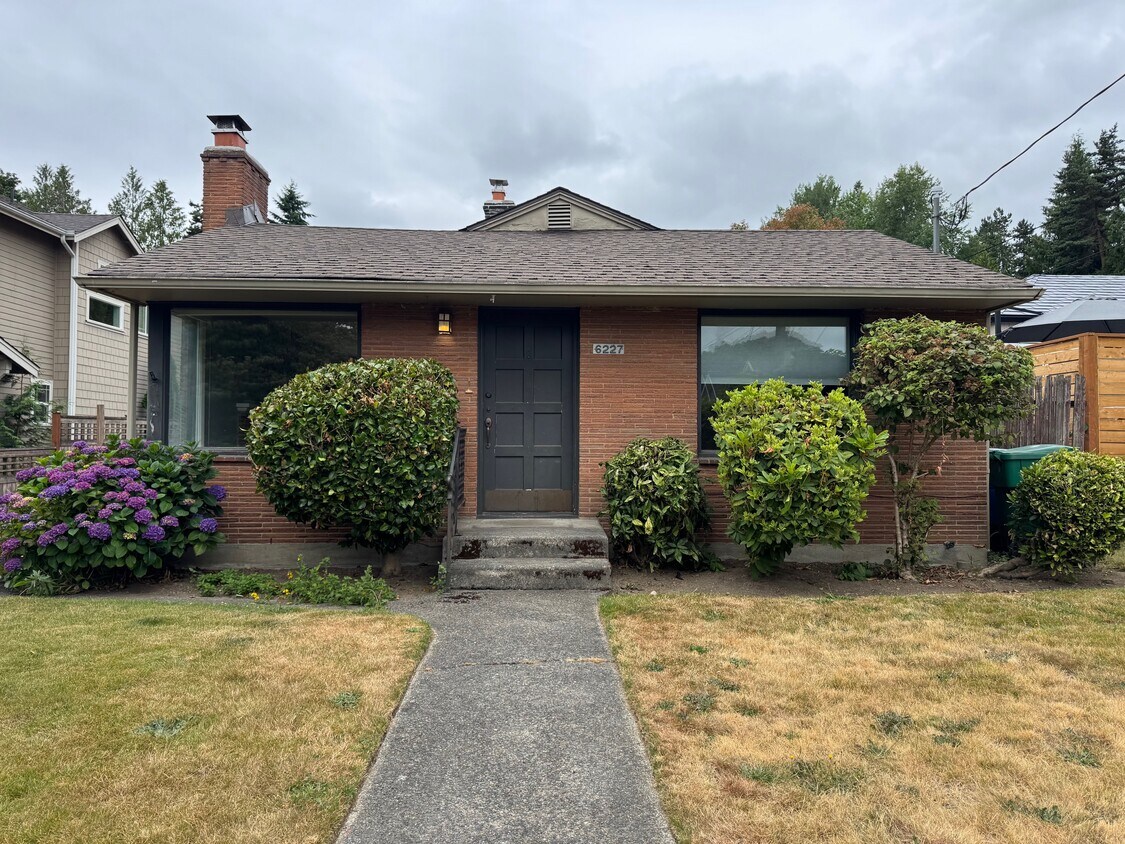 Primary Photo - 6227 53rd Ave NE