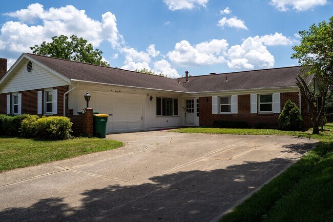 Building Photo - 362 Ridgewood Dr