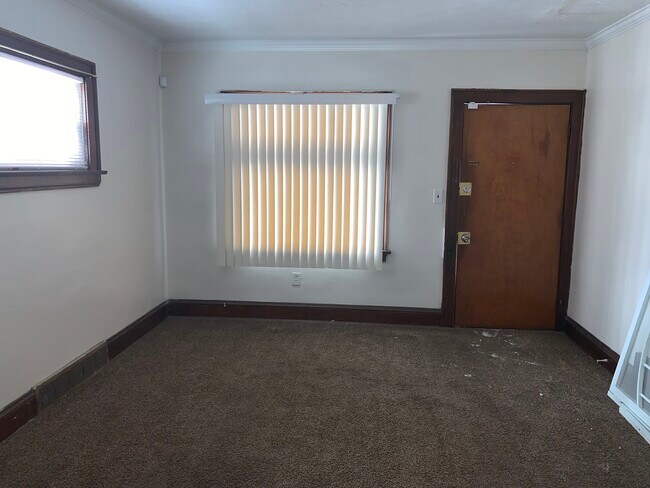 Foto del edificio - 11010 Nelson Ave