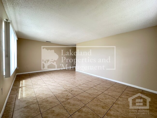 Foto del edificio - 1101 Jewel Ave