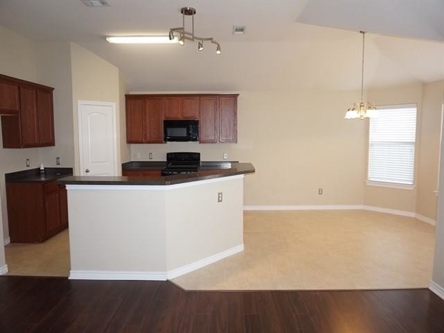 Foto del edificio - 1708 Griffin Ln