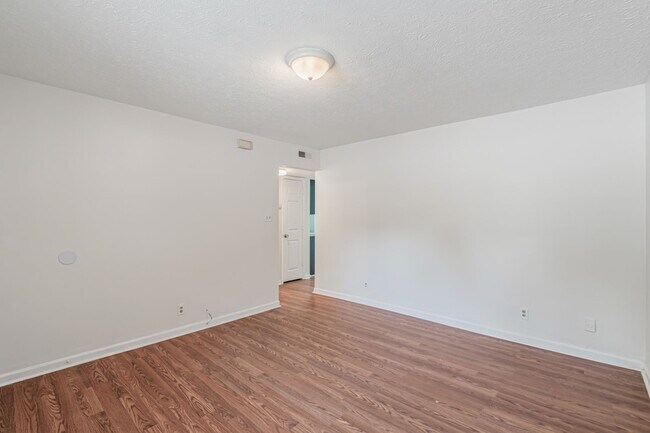 Foto del edificio - 476 E Red Bud Rd