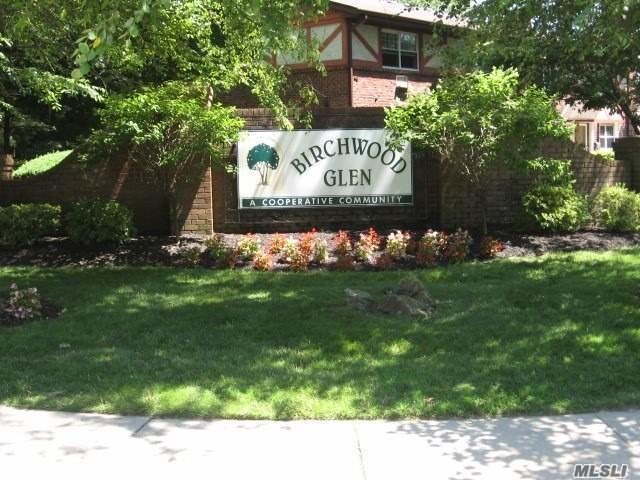 Foto del edificio - 10 Glen Hollow Dr