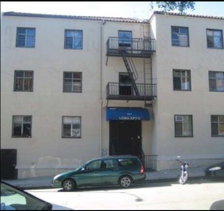 Building Photo - Loma Manor