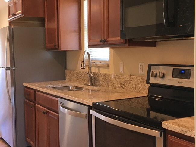 Building Photo - Upstairs Apartment of a Single Family Home