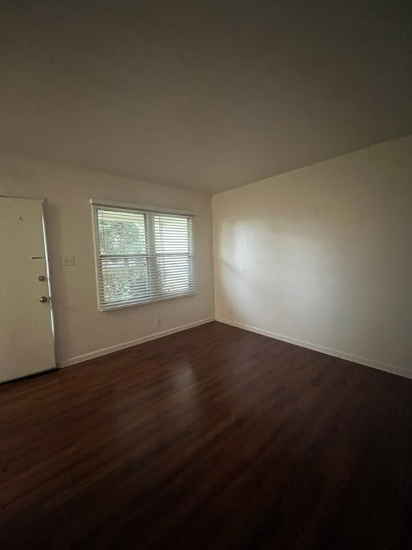 Foto del edificio - 1 bed 1 bath unit available close to downtown Tracy
