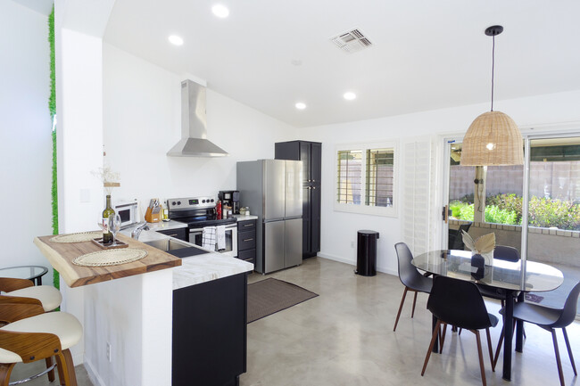 Foto del edificio - 11232 W Golden Ln