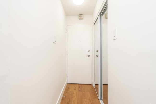 Photo du bâtiment - 730 St Clarens Ave