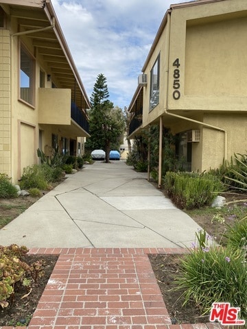 Building Photo - 4850 Van Noord Ave