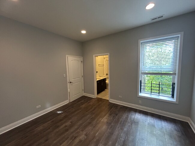 Foto del edificio - 4512 S Calumet Ave