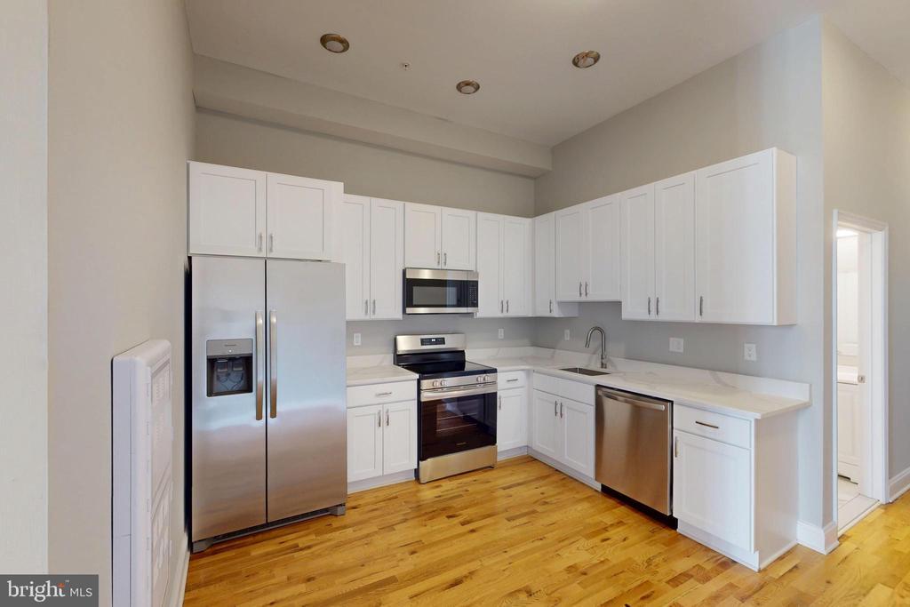 Primary Photo - 100 W Lexington St