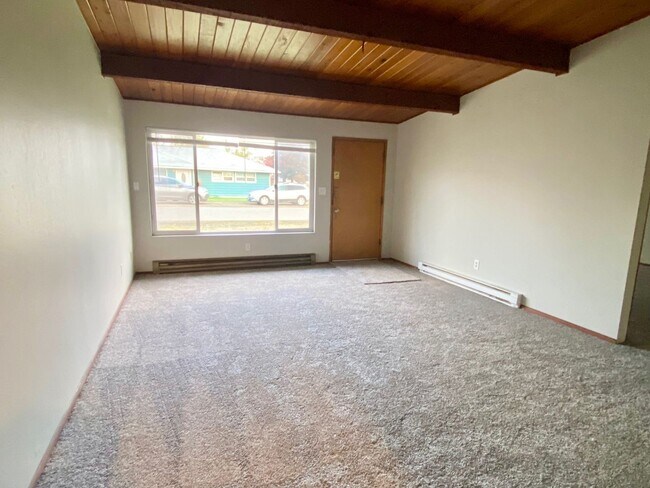 Foto del edificio - 321-325 I St Duplex - Whitehouse