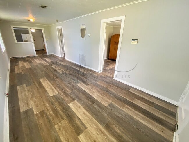 Building Photo - Simple & Comfortable 2 Bedroom Home in Iowa, LA with Large Yard & Shed