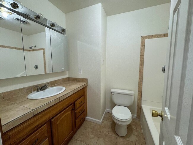 Foto del edificio - 2614 Palomar Pl