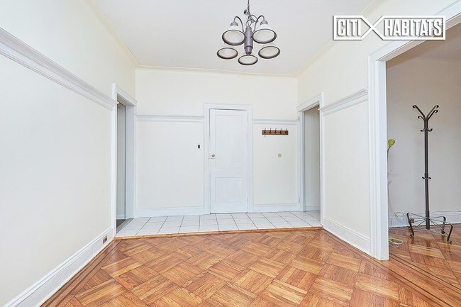 Building Photo - 288 Fenimore St