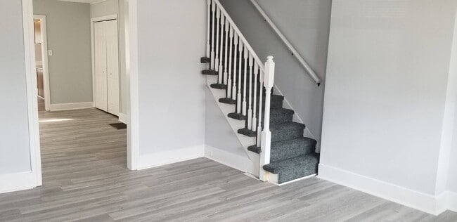 Building Photo - Townhouse in Downtown Smyrna - $1550.00 per Month!