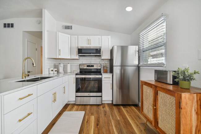 Foto del edificio - 1260 S Hillcrest Ave