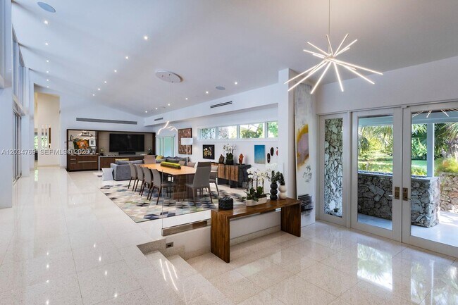 Foto del edificio - 5780 Las Palmas Dr