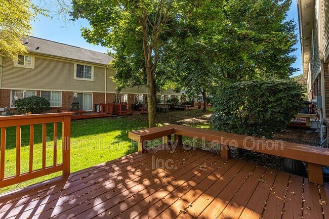 Foto del edificio - 420 James Cir