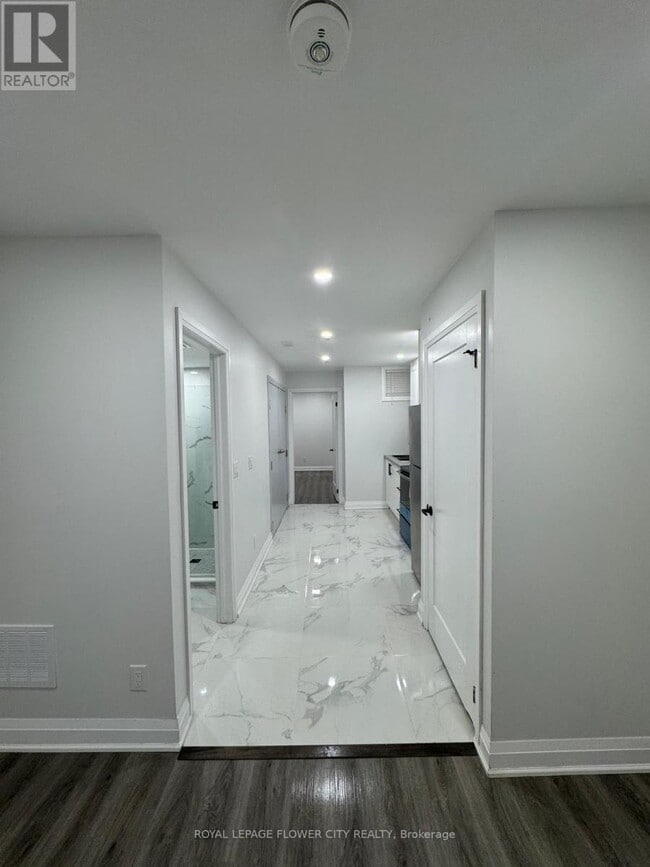 Building Photo - 414 Perth Ave