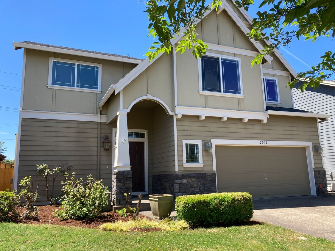 Building Photo - 2 Story Home in the Desirable Kemper Crest...