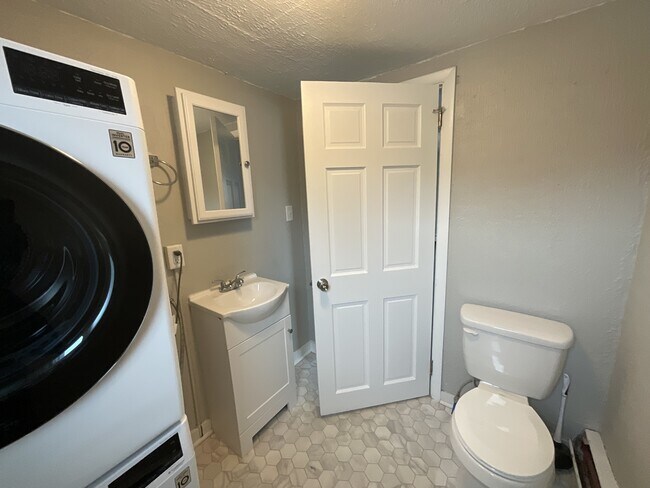 Foto del edificio - 422 N High St