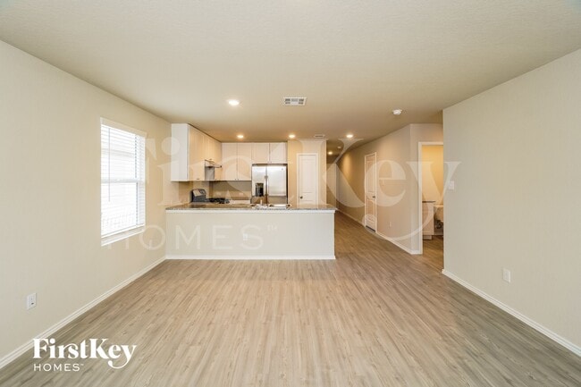 Foto del edificio - 13115 Rosemary Cove