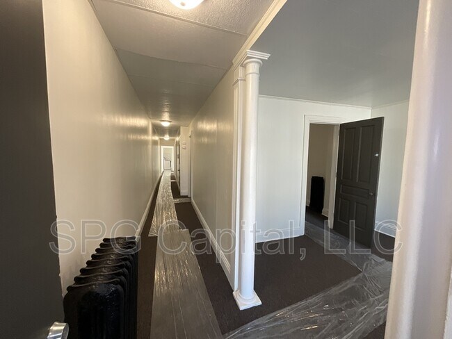 Foto del edificio - 1042 W Market St