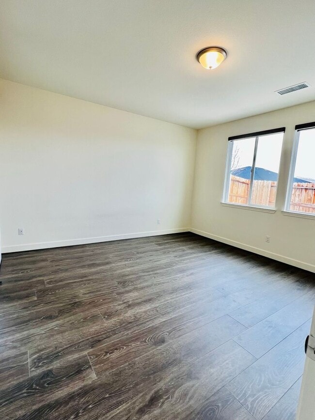 Building Photo - 1114 Lahontan Dr