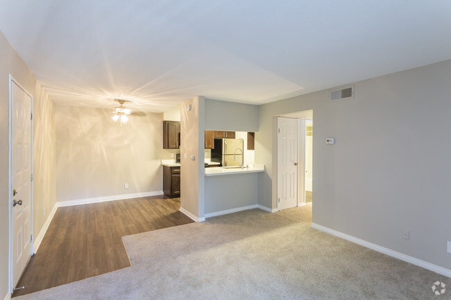 1 BR, 1 BA - 670 SF - Mission Trails Apartments