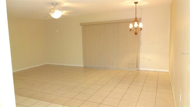 Building Photo - 530 Cranes Way